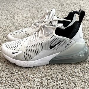 • Nike Air Max 270 | Size 8